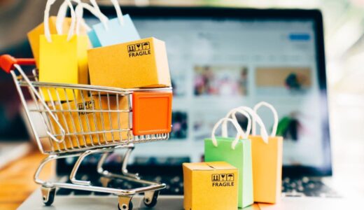 店舗とネットはどっちが安い？価格比較と失敗しないジャンル別買い分け術